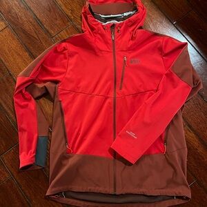 REI Men's Red Gore Windstopper Windbreaker Jacket